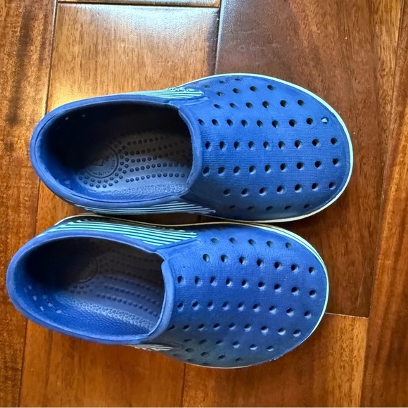 Vibrant Blue Water Shoes with Perforated Design and Slip-On Comfort - Picture 4 of 6